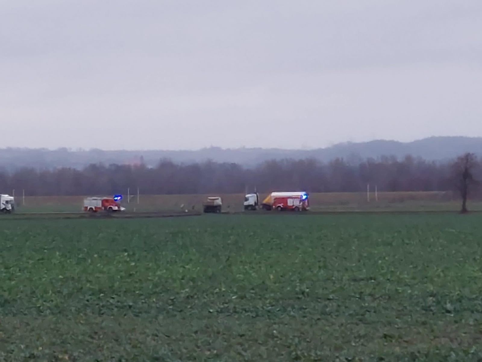 Zdjęcie w galerii na portalu naszraciborz.pl: Zderzenie audi z ciężarówką na DK 45. Kolizja na Brzeskiej [FOTO] wiadomości z regionu