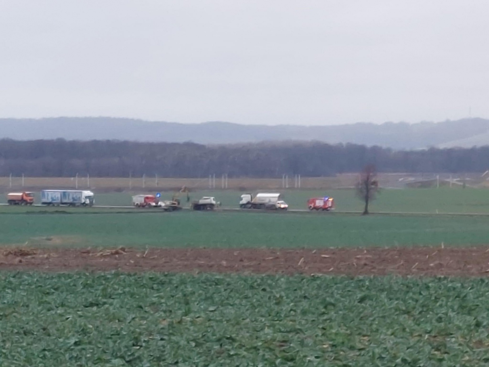 Zdjęcie w galerii na portalu naszraciborz.pl: Zderzenie audi z ciężarówką na DK 45. Kolizja na Brzeskiej [FOTO] wiadomości z regionu