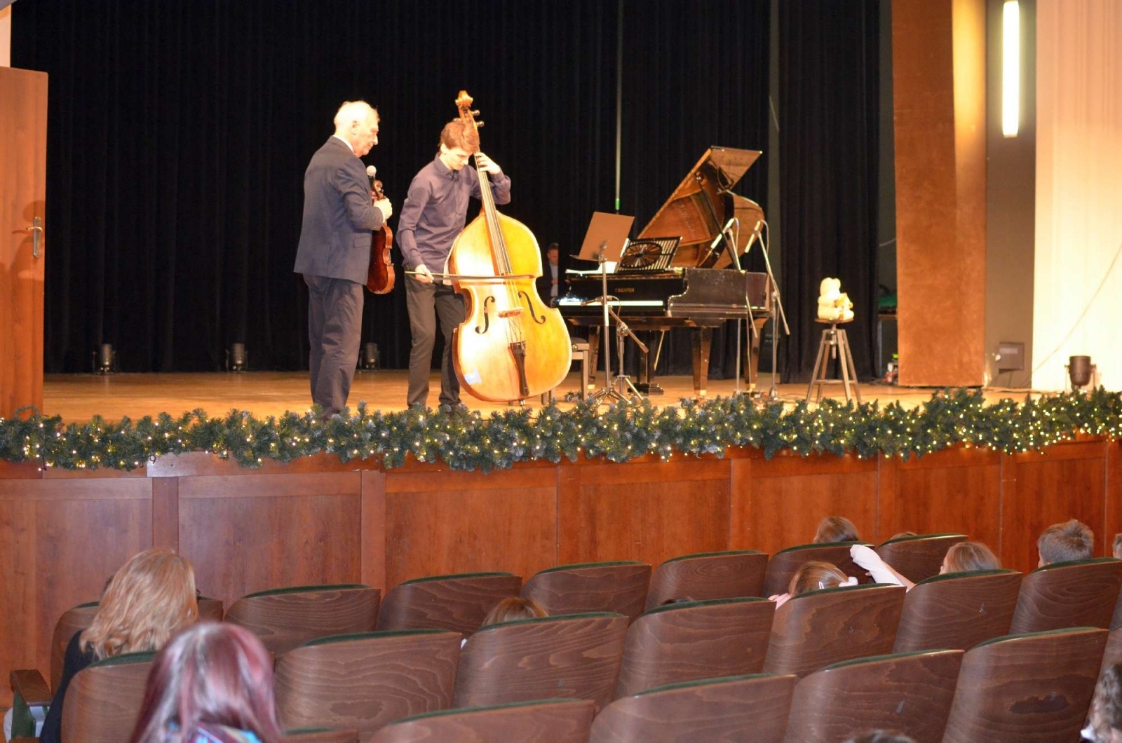 Zdjęcie w galerii na portalu naszraciborz.pl: Ostatni w tym roku koncert umuzykalniający wiadomości z regionu