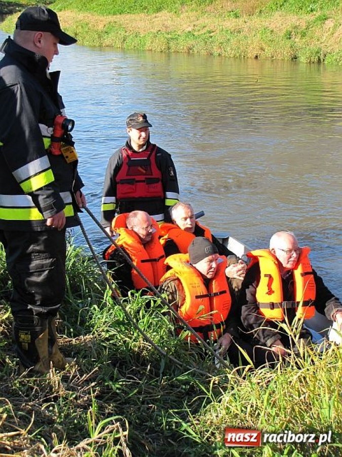 Zdjęcie w galerii na portalu naszraciborz.pl: Szwedzi pływali po Odrze wiadomości z regionu