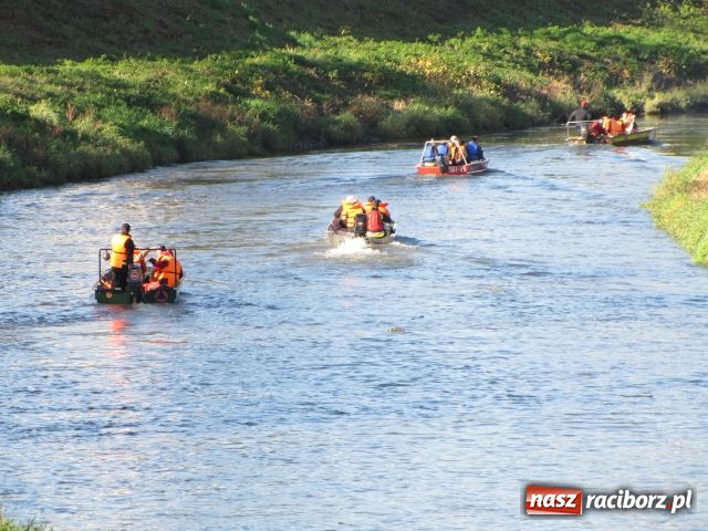 Zdjęcie w galerii na portalu naszraciborz.pl: Szwedzi pływali po Odrze wiadomości z regionu
