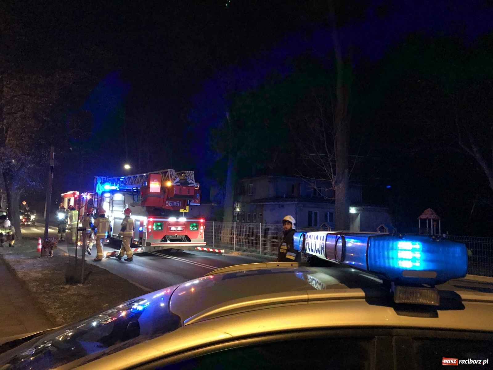 Zdjęcie w galerii na portalu naszraciborz.pl: Dron na drzewie i pechowy upadek strażaka z OSP Brzezie [FOTO i WIDEO] wiadomości z regionu