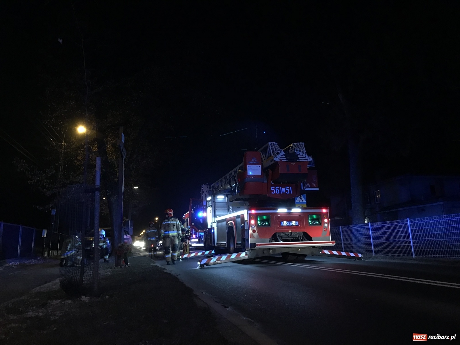 Zdjęcie w galerii na portalu naszraciborz.pl: Dron na drzewie i pechowy upadek strażaka z OSP Brzezie [FOTO i WIDEO] wiadomości z regionu