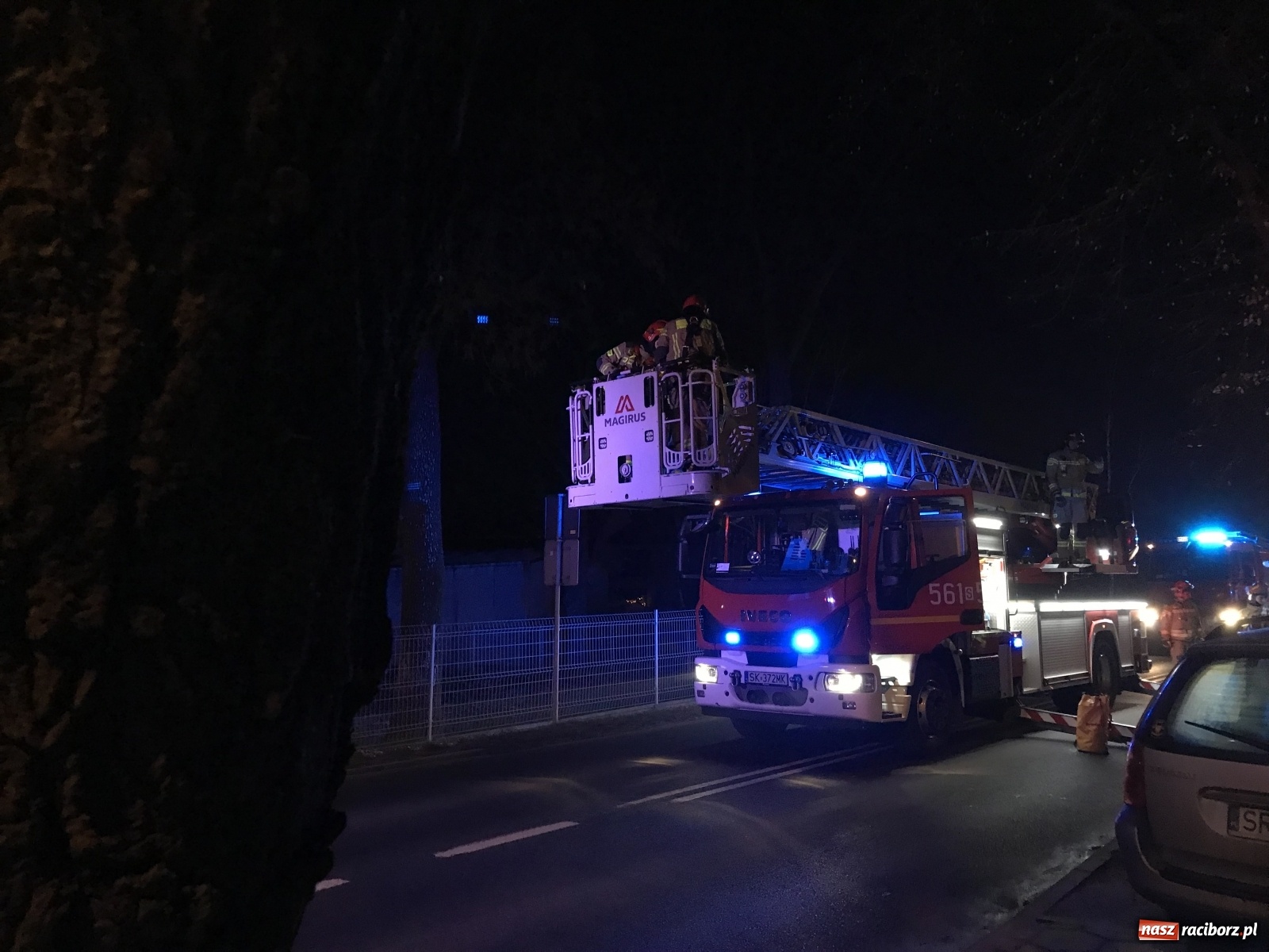 Zdjęcie w galerii na portalu naszraciborz.pl: Dron na drzewie i pechowy upadek strażaka z OSP Brzezie [FOTO i WIDEO] wiadomości z regionu