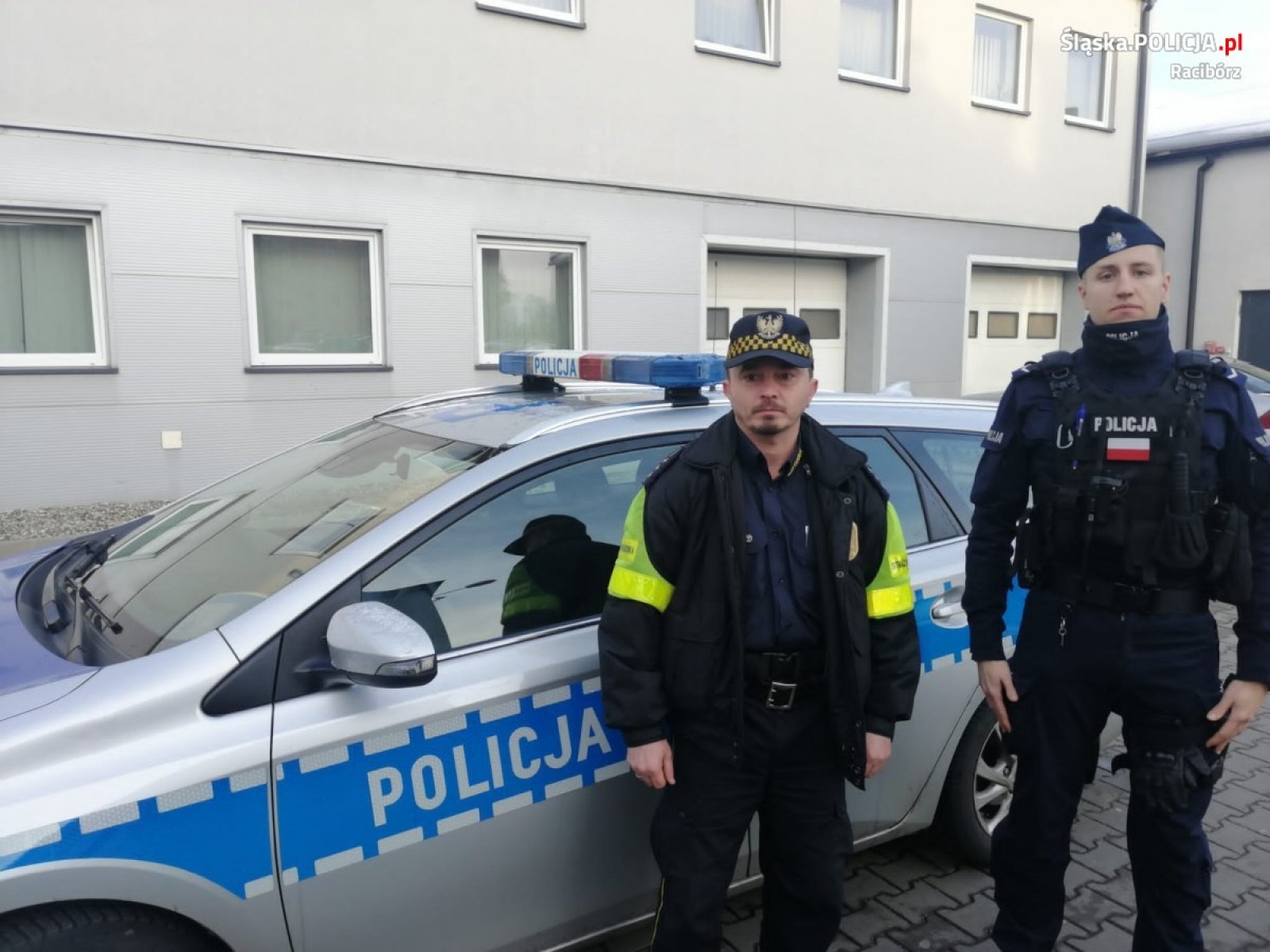 Zdjęcie w galerii na portalu naszraciborz.pl: Wspólne patrole wyruszyły na kontrole. Sprawdzają czy nosimy maseczki wiadomości z regionu