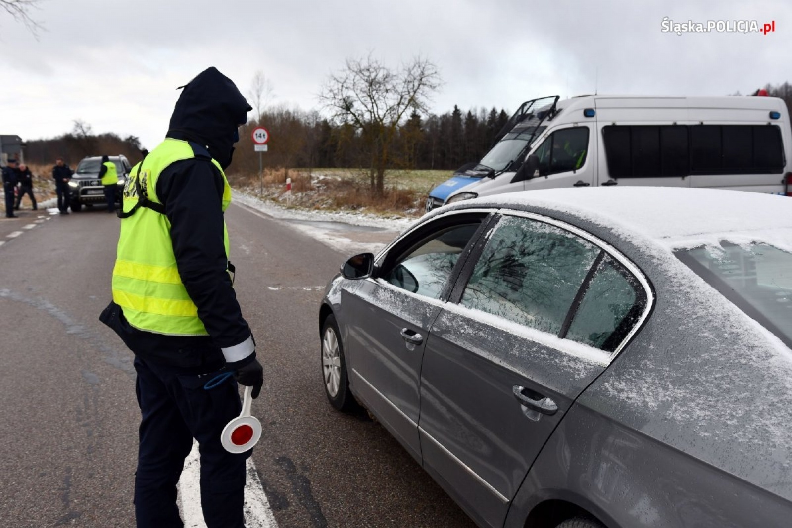 Zdjęcie w galerii na portalu naszraciborz.pl: Dowództwo komendy wojewódzkiej wysłało paczki dla śląskich policjantów na granicy z Białorusią wiadomości z regionu