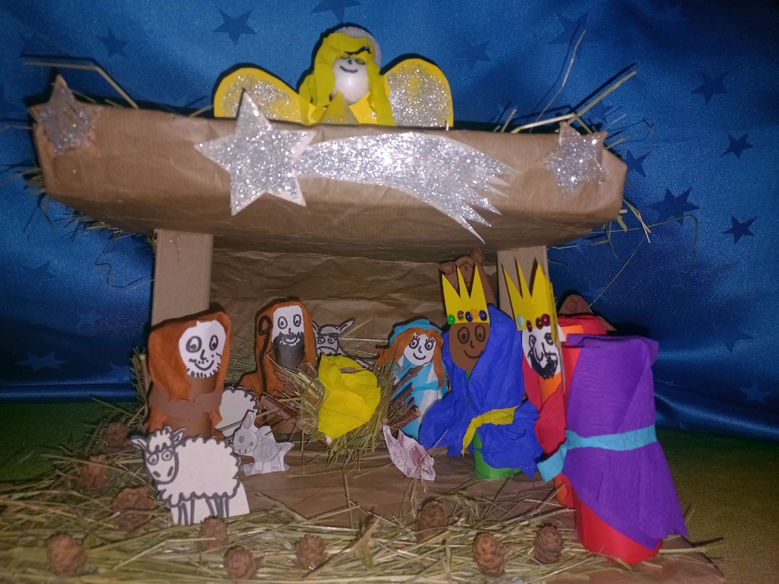 Zdjęcie w galerii na portalu naszraciborz.pl: Rodzinna Szopka Bożonarodzeniowa - konkurs w SP 15 wiadomości z regionu