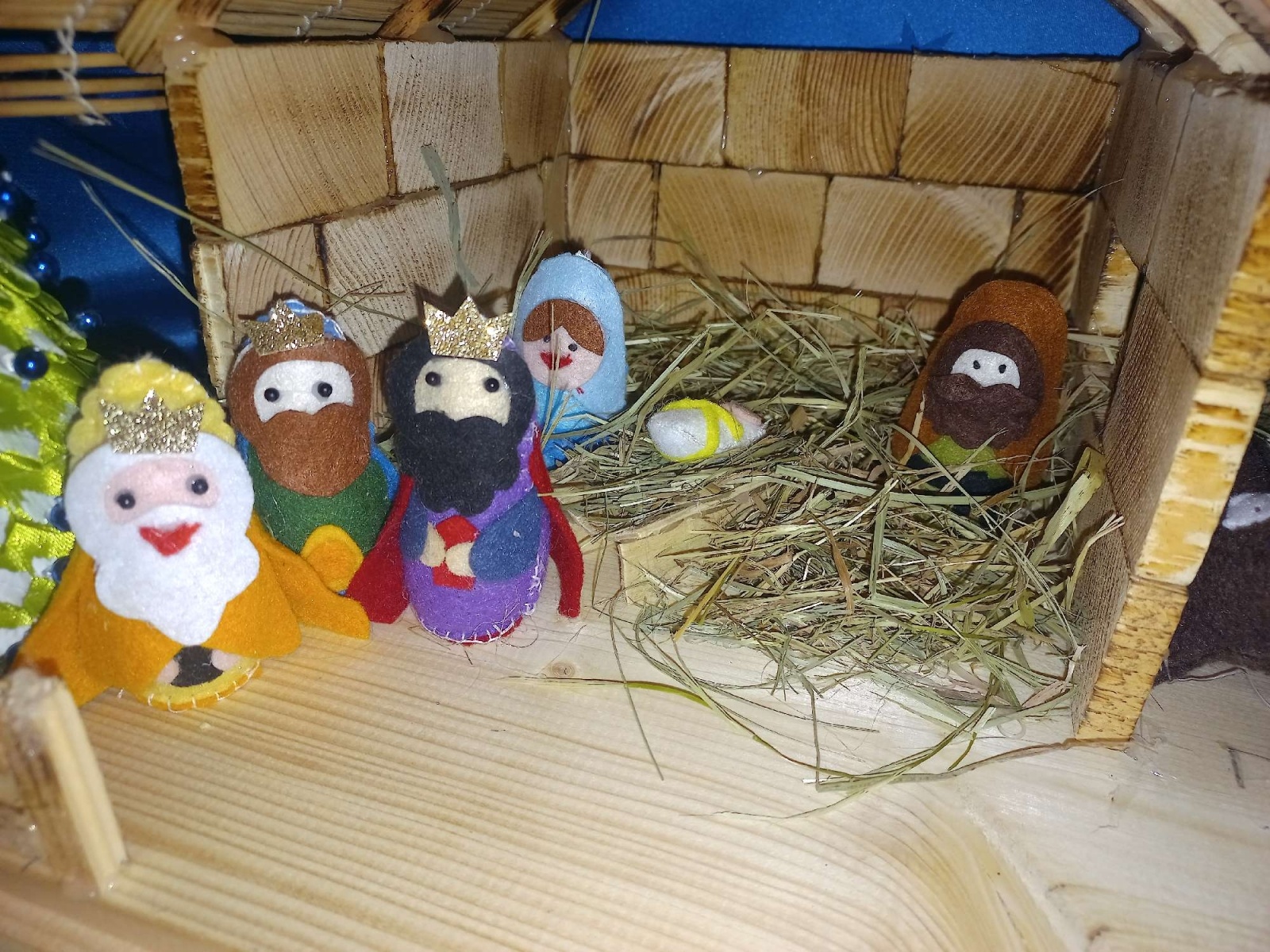 Zdjęcie w galerii na portalu naszraciborz.pl: Rodzinna Szopka Bożonarodzeniowa - konkurs w SP 15 wiadomości z regionu