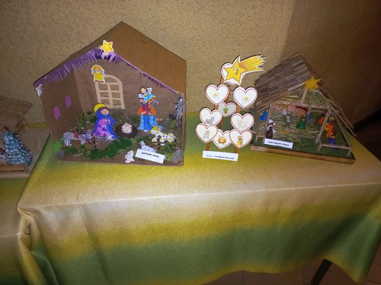Zdjęcie w galerii na portalu naszraciborz.pl: Rodzinna Szopka Bożonarodzeniowa - konkurs w SP 15 wiadomości z regionu