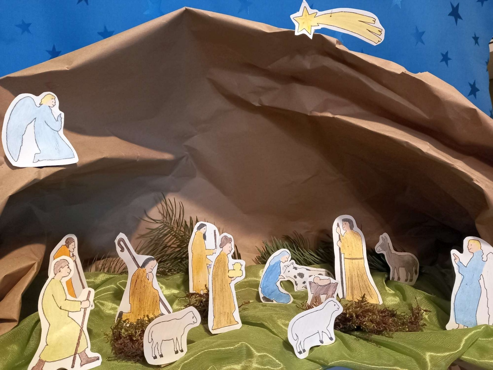 Zdjęcie w galerii na portalu naszraciborz.pl: Rodzinna Szopka Bożonarodzeniowa - konkurs w SP 15 wiadomości z regionu