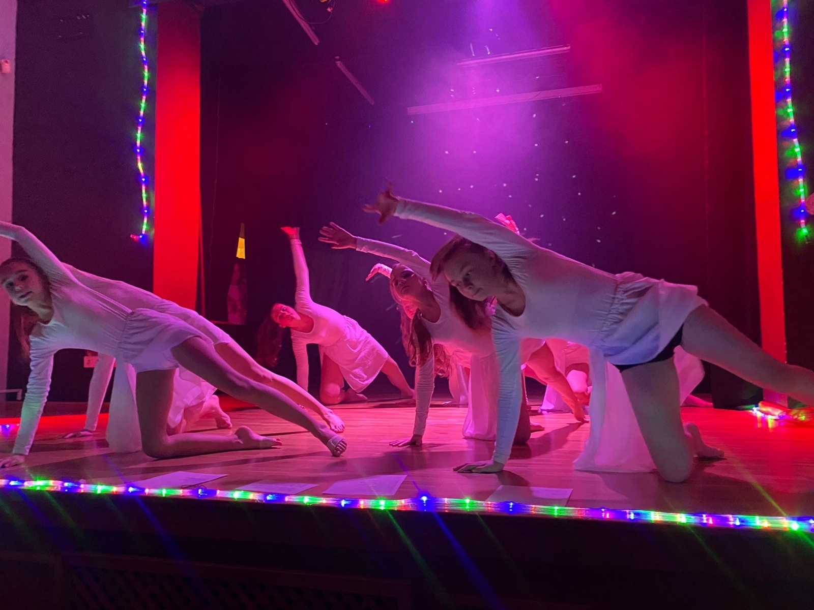 Zdjęcie w galerii na portalu naszraciborz.pl: Królowa śniegu zagościła na scenie MDK [FOTO] wiadomości z regionu