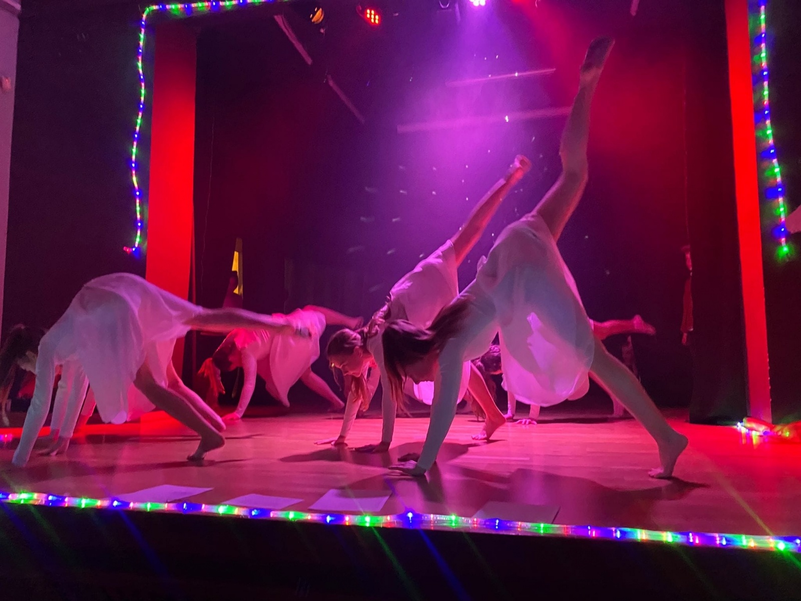 Zdjęcie w galerii na portalu naszraciborz.pl: Królowa śniegu zagościła na scenie MDK [FOTO] wiadomości z regionu