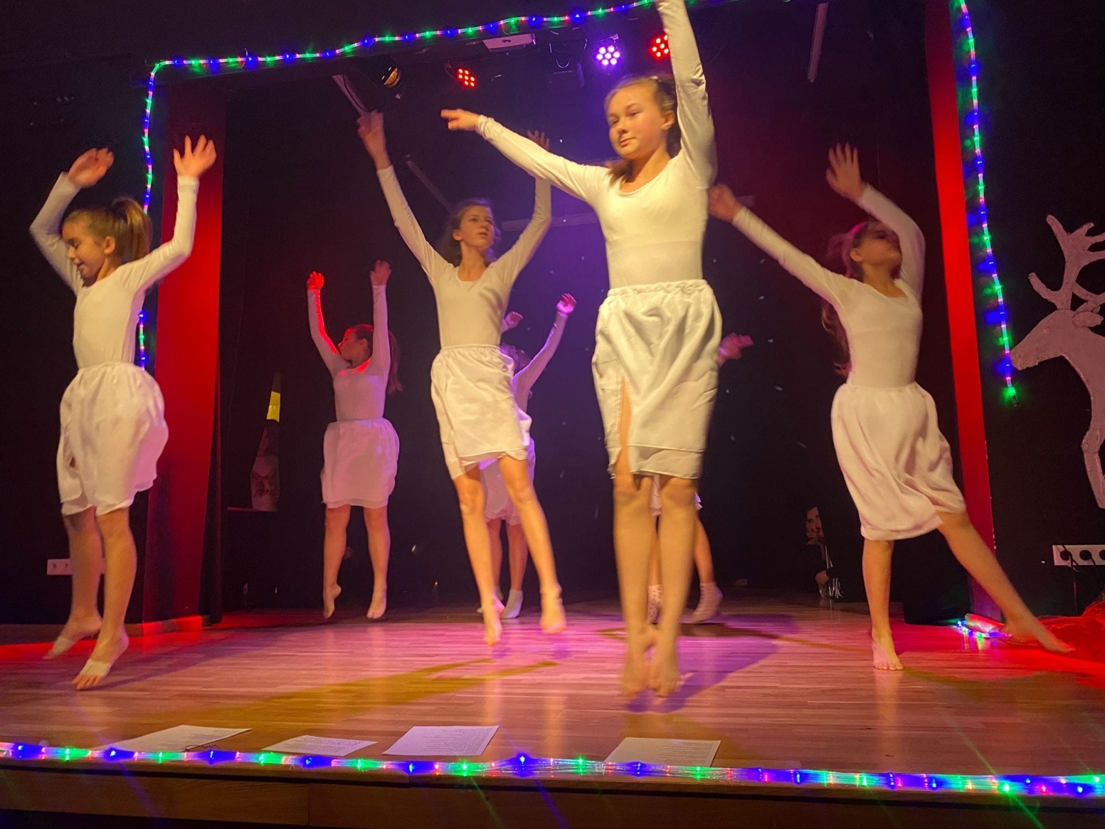 Zdjęcie w galerii na portalu naszraciborz.pl: Królowa śniegu zagościła na scenie MDK [FOTO] wiadomości z regionu