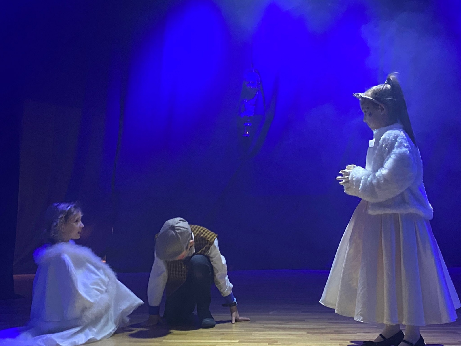 Zdjęcie w galerii na portalu naszraciborz.pl: Królowa śniegu zagościła na scenie MDK [FOTO] wiadomości z regionu