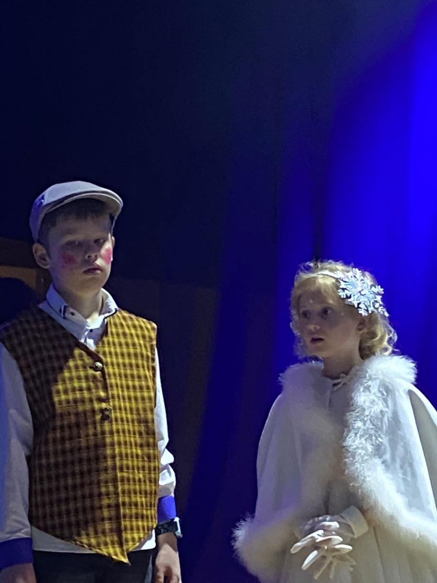 Zdjęcie w galerii na portalu naszraciborz.pl: Królowa śniegu zagościła na scenie MDK [FOTO] wiadomości z regionu