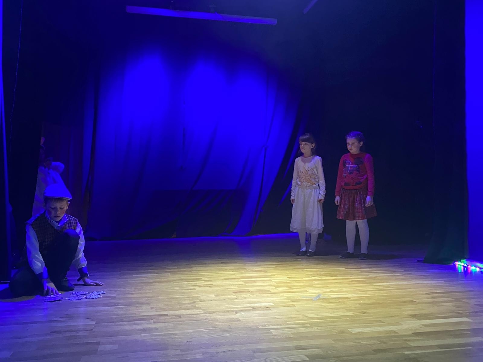 Zdjęcie w galerii na portalu naszraciborz.pl: Królowa śniegu zagościła na scenie MDK [FOTO] wiadomości z regionu