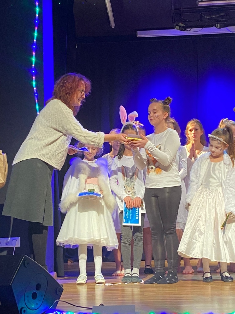 Zdjęcie w galerii na portalu naszraciborz.pl: Królowa śniegu zagościła na scenie MDK [FOTO] wiadomości z regionu