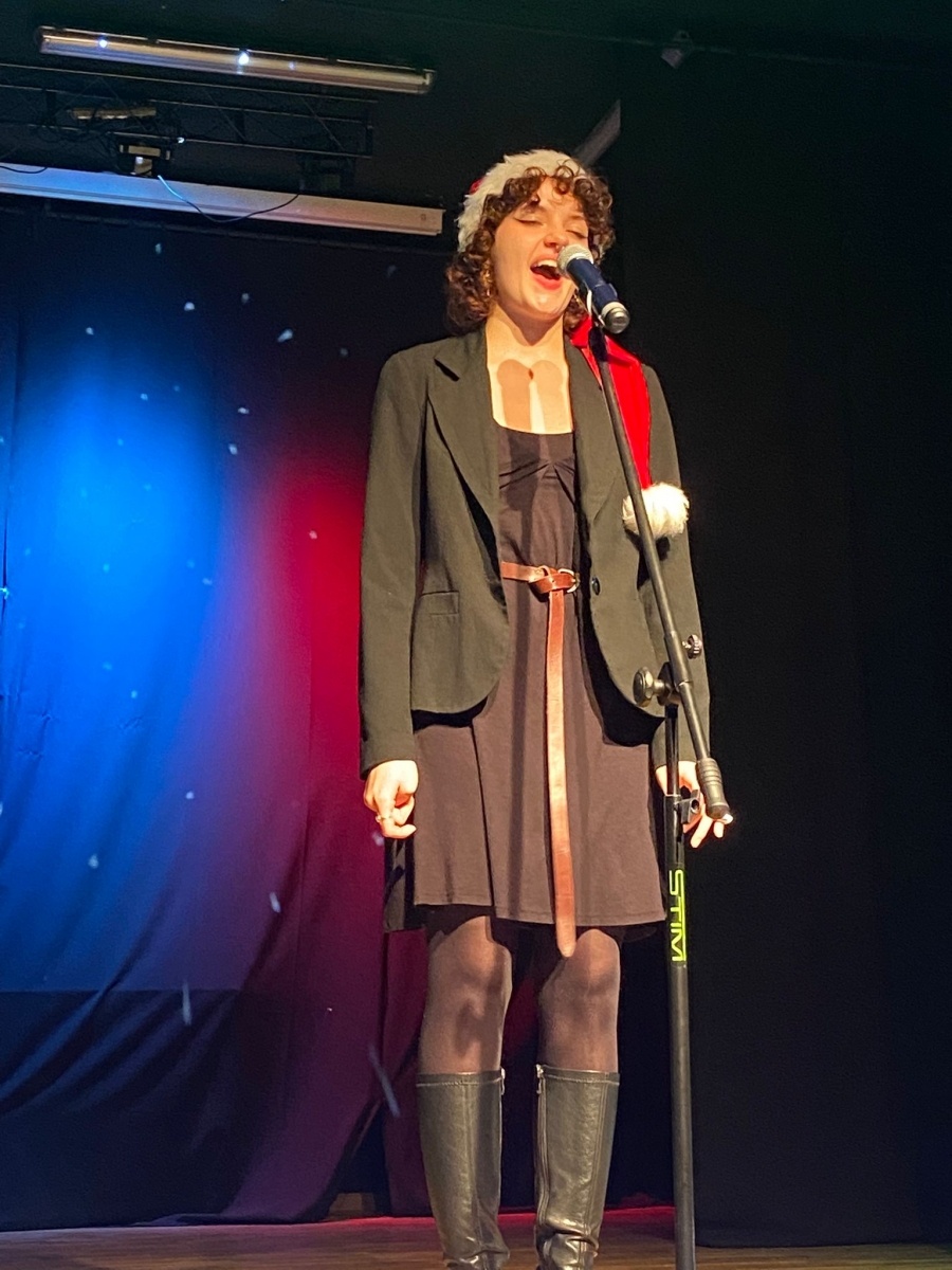 Zdjęcie w galerii na portalu naszraciborz.pl: Królowa śniegu zagościła na scenie MDK [FOTO] wiadomości z regionu