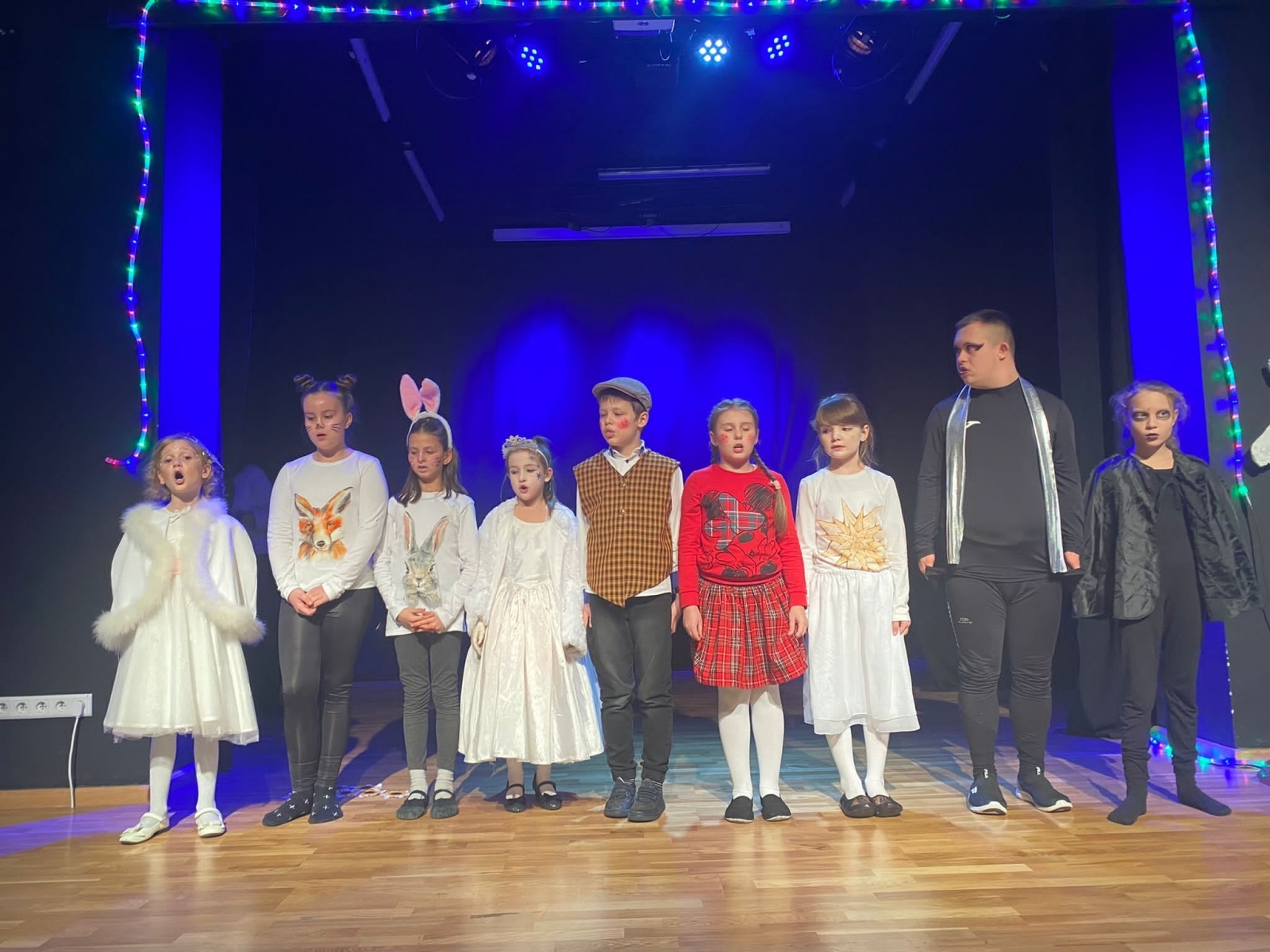 Zdjęcie w galerii na portalu naszraciborz.pl: Królowa śniegu zagościła na scenie MDK [FOTO] wiadomości z regionu