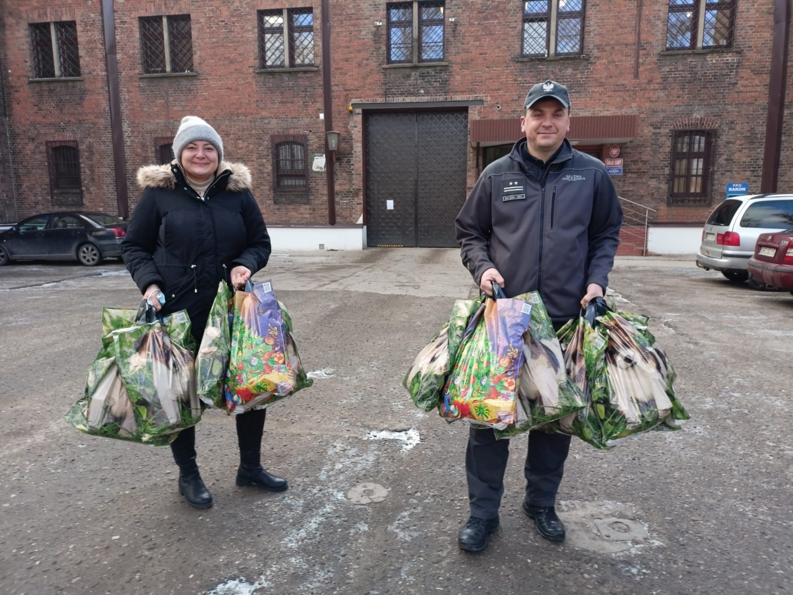 Zdjęcie w galerii na portalu naszraciborz.pl: Świąteczne akcje charytatywne Zakładu Karnego w Raciborzu wiadomości z regionu