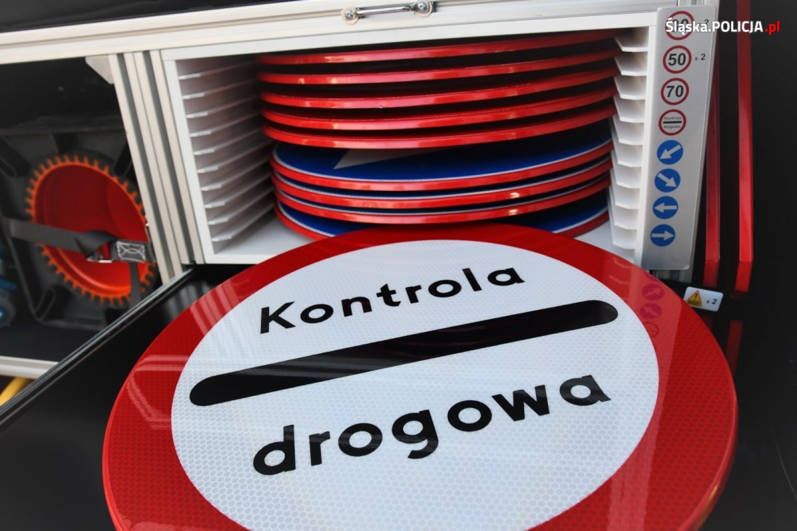 Zdjęcie w galerii na portalu naszraciborz.pl: Śląska policja pokazała nowe radiowozy, w tym te nieoznakowane wiadomości z regionu