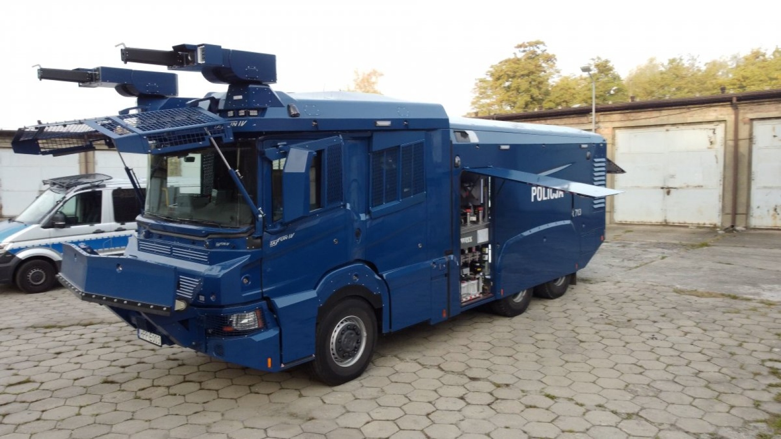 Zdjęcie w galerii na portalu naszraciborz.pl: Śląska policja pokazała nowe radiowozy, w tym te nieoznakowane wiadomości z regionu