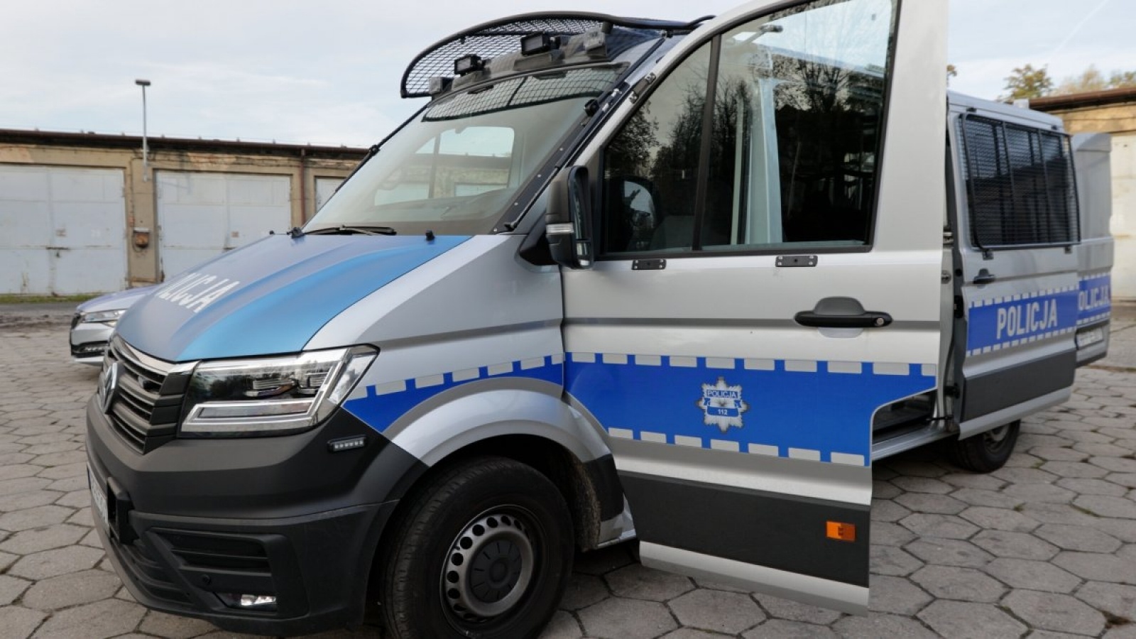 Zdjęcie w galerii na portalu naszraciborz.pl: Śląska policja pokazała nowe radiowozy, w tym te nieoznakowane wiadomości z regionu