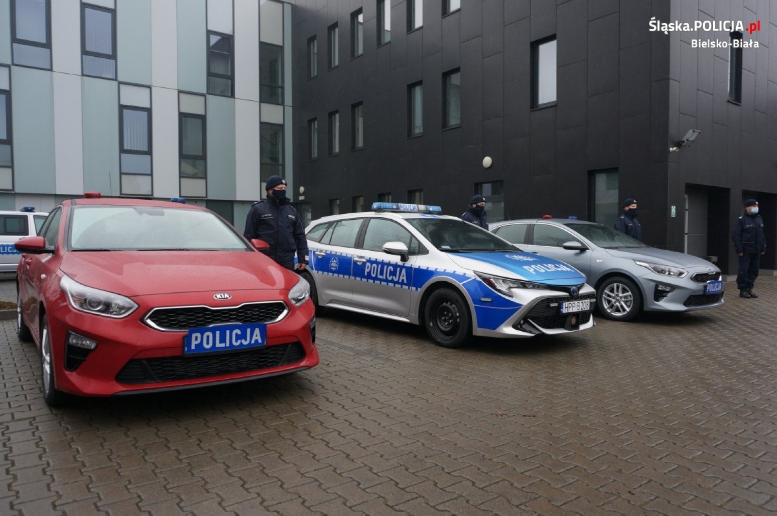 Zdjęcie w galerii na portalu naszraciborz.pl: Śląska policja pokazała nowe radiowozy, w tym te nieoznakowane wiadomości z regionu