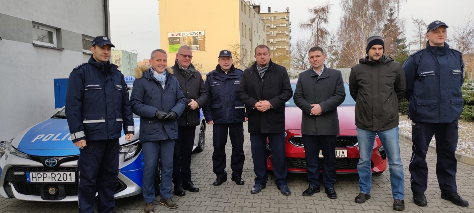 Zdjęcie w galerii na portalu naszraciborz.pl: Policjanci z Raciborza odebrali kluczyki do dwóch nowych radiowozów wiadomości z regionu