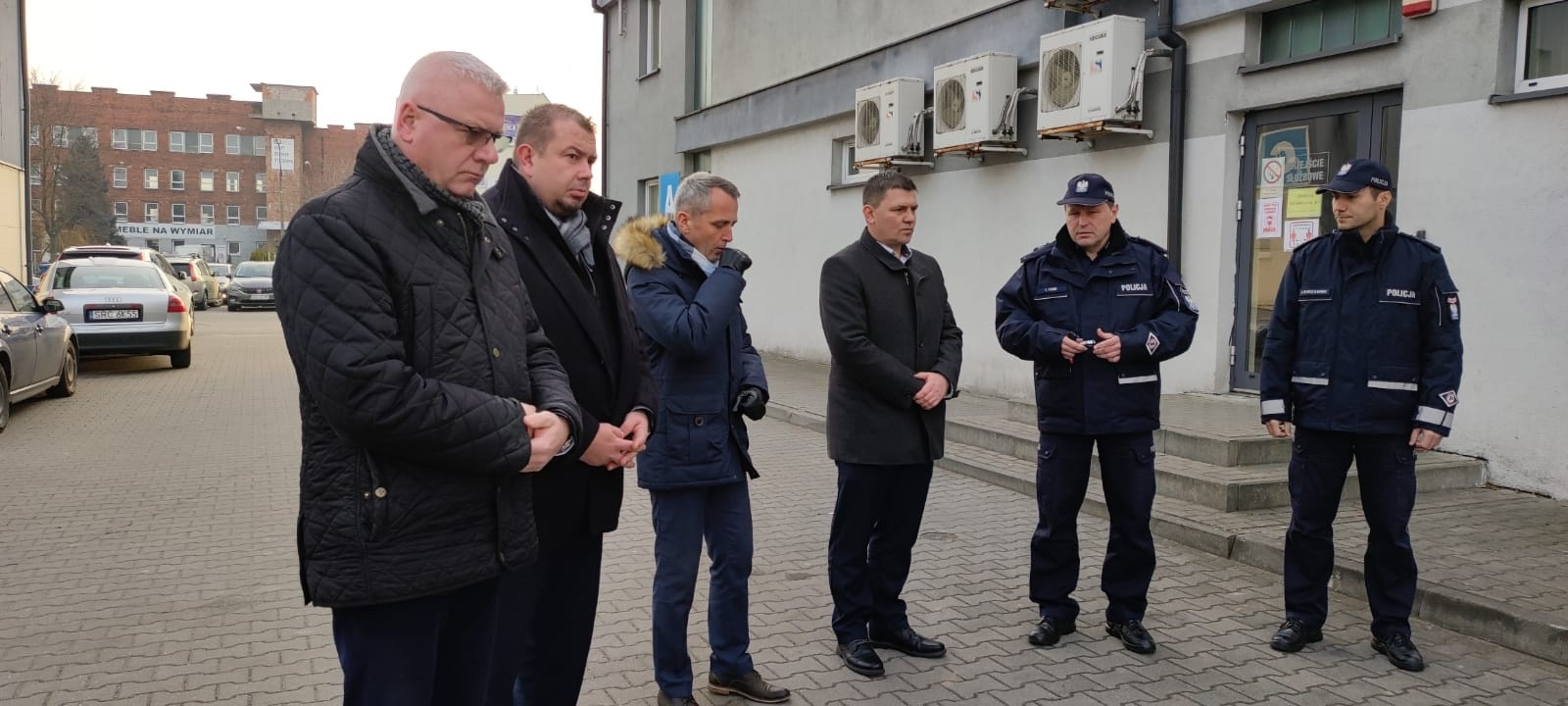 Zdjęcie w galerii na portalu naszraciborz.pl: Policjanci z Raciborza odebrali kluczyki do dwóch nowych radiowozów wiadomości z regionu