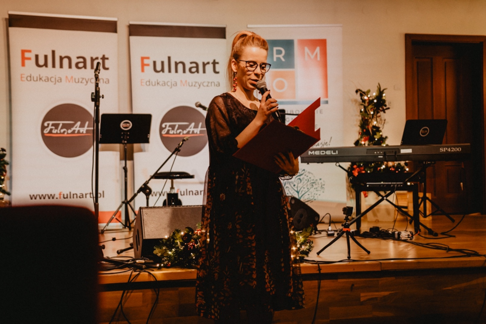 Zdjęcie w galerii na portalu naszraciborz.pl: Uczniowie Raciborskiego Ogniska Muzycznego zagrali na zamku [FOTO] wiadomości z regionu