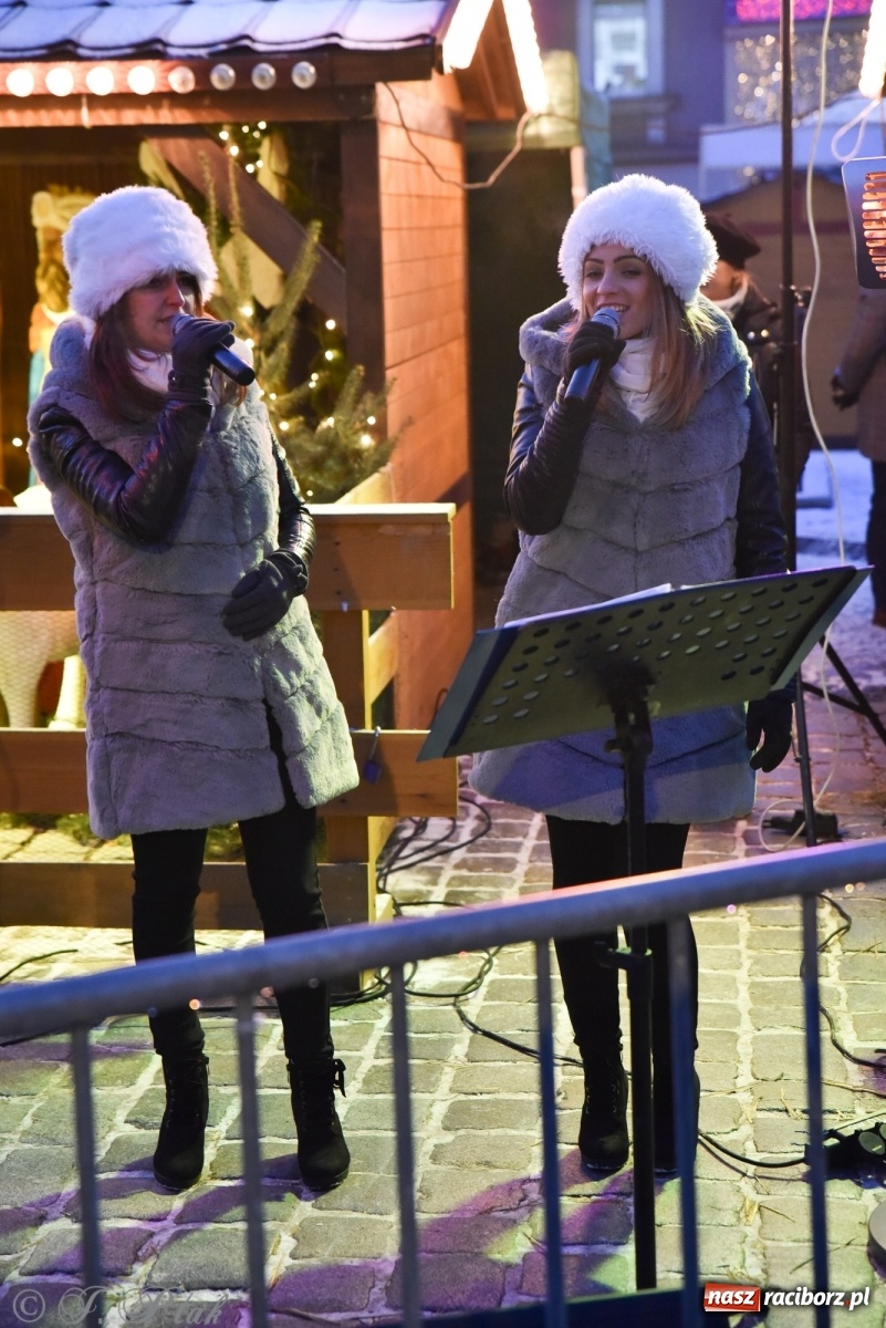 Zdjęcie w galerii na portalu naszraciborz.pl: Świąteczne kolędowanie na raciborskim Rynku [FOTO i WIDEO] wiadomości z regionu