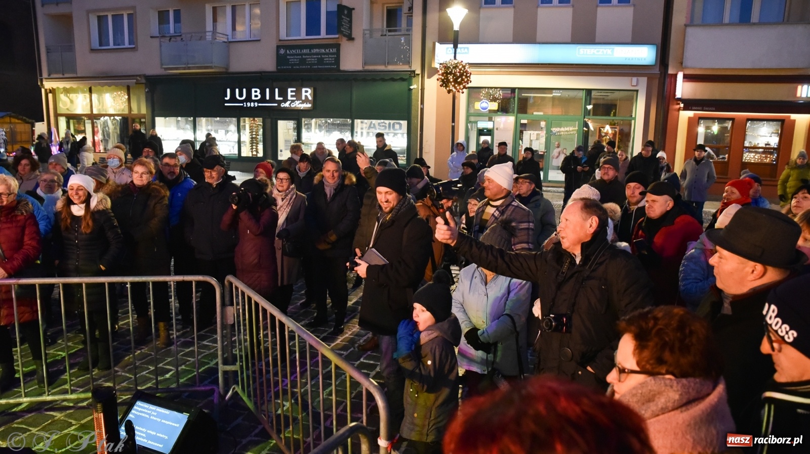 Zdjęcie w galerii na portalu naszraciborz.pl: Świąteczne kolędowanie na raciborskim Rynku [FOTO i WIDEO] wiadomości z regionu