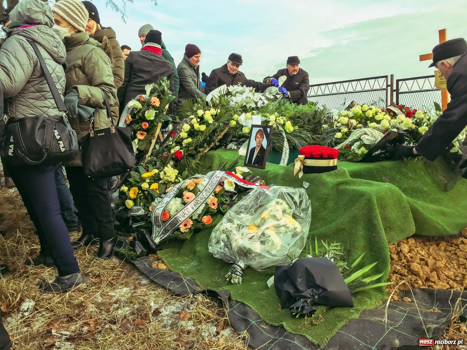 Zdjęcie w galerii na portalu naszraciborz.pl: Na Jeruzalem pożegnano olimpijczyka śp. Michała Rokickiego [FOTO i WIDEO] wiadomości z regionu