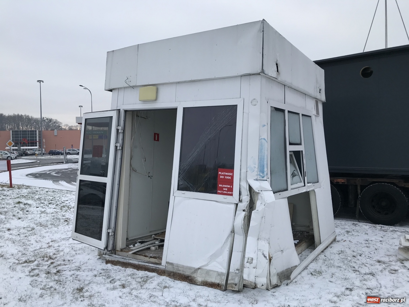 Zdjęcie w galerii na portalu naszraciborz.pl: Auchan Racibórz - operacja punkt kasowy [FOTO] wiadomości z regionu