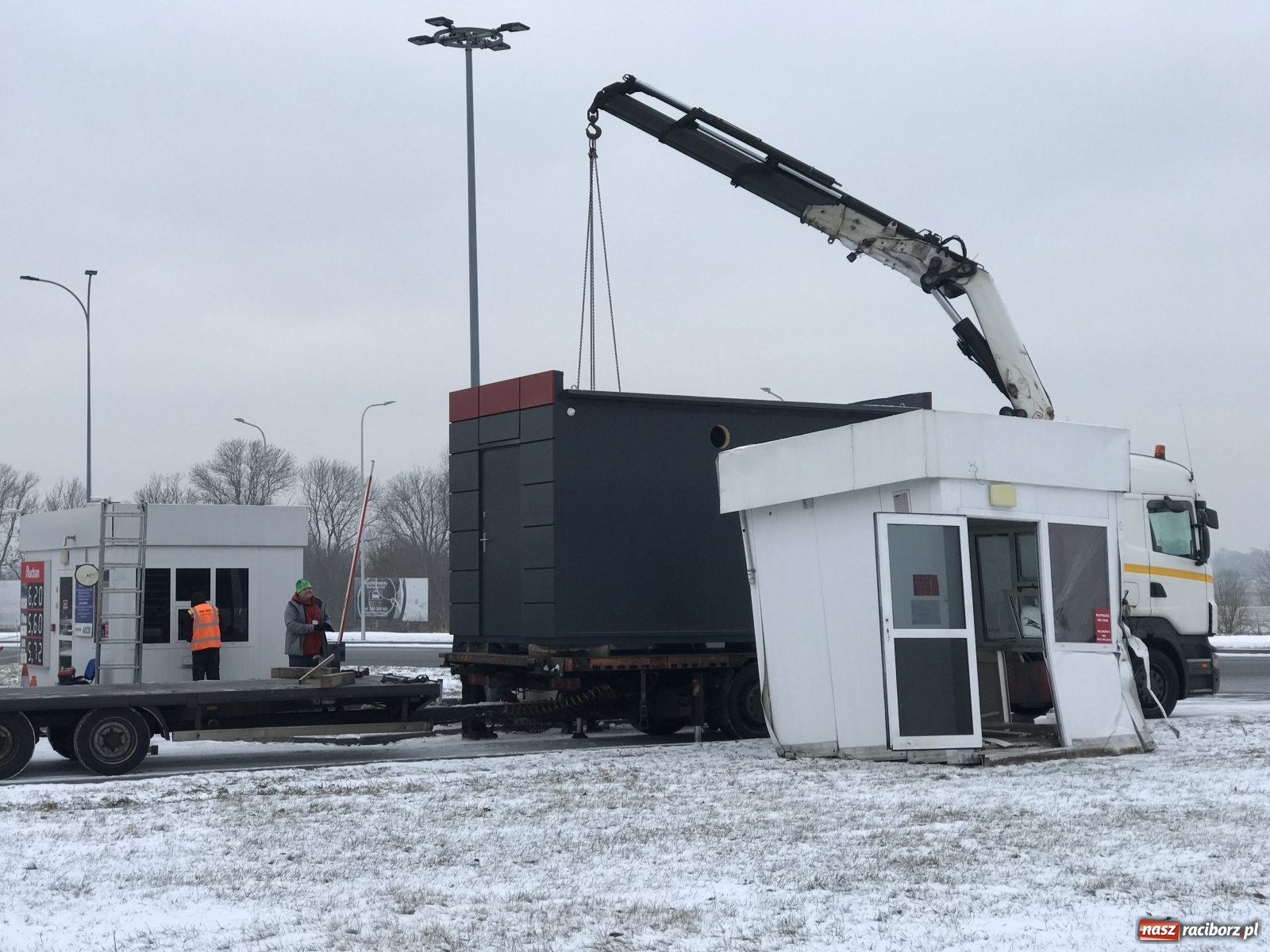 Zdjęcie w galerii na portalu naszraciborz.pl: Auchan Racibórz - operacja punkt kasowy [FOTO] wiadomości z regionu