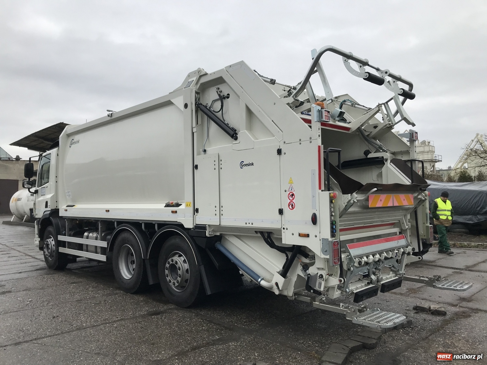 Zdjęcie w galerii na portalu naszraciborz.pl: Pojazd warty milion złotych stanął w bazie PK na Płoni [FOTO i WIDEO] wiadomości z regionu