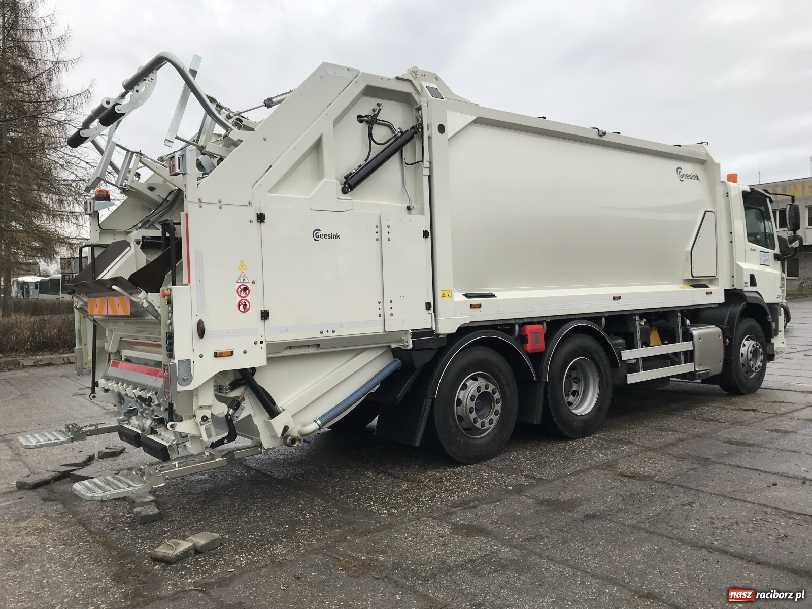 Zdjęcie w galerii na portalu naszraciborz.pl: Pojazd warty milion złotych stanął w bazie PK na Płoni [FOTO i WIDEO] wiadomości z regionu
