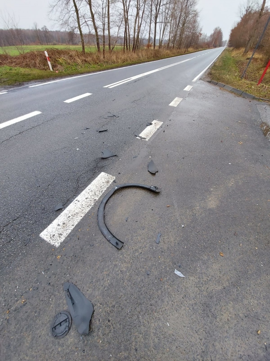 Zdjęcie w galerii na portalu naszraciborz.pl: Raport 998. Volkswagen i fiat zderzyły się na DW 919 z Raciborza do Babic [FOTO] wiadomości z regionu