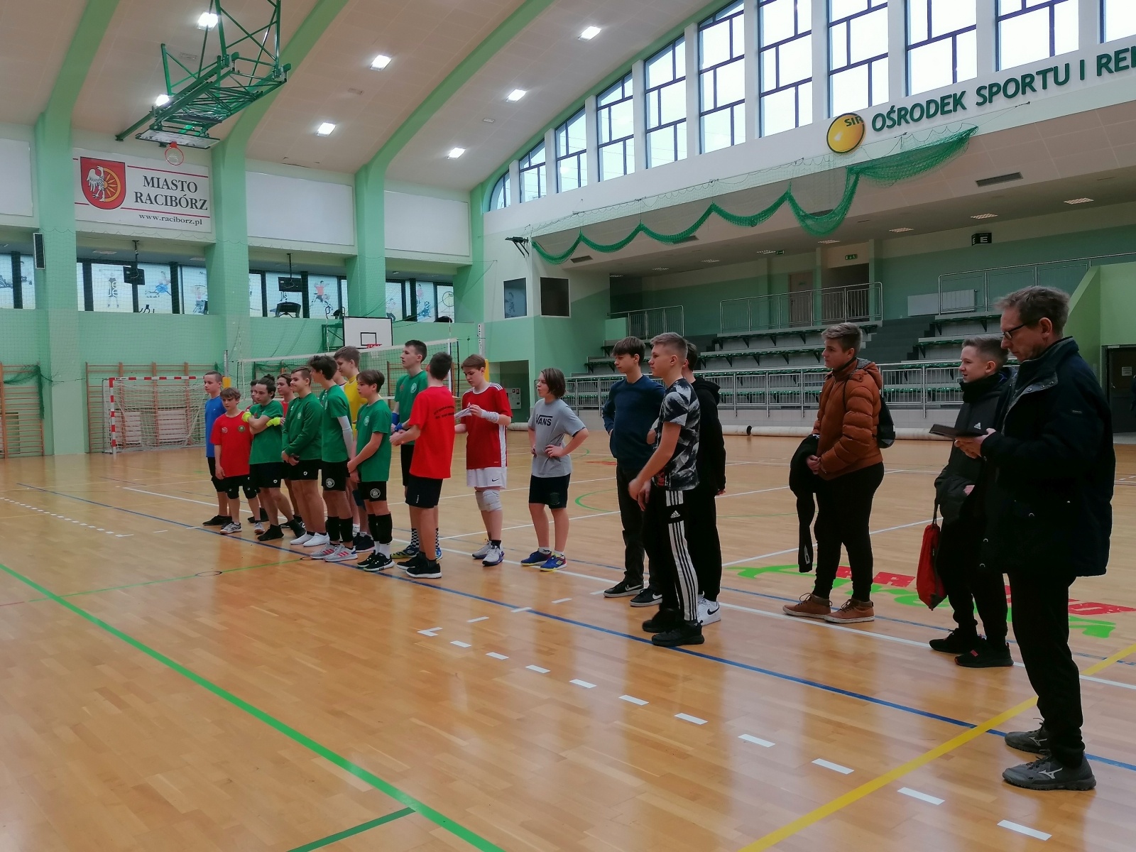 Zdjęcie w galerii na portalu naszraciborz.pl: Turniej siatkarskich dwójek w Arenie Rafako wiadomości z regionu