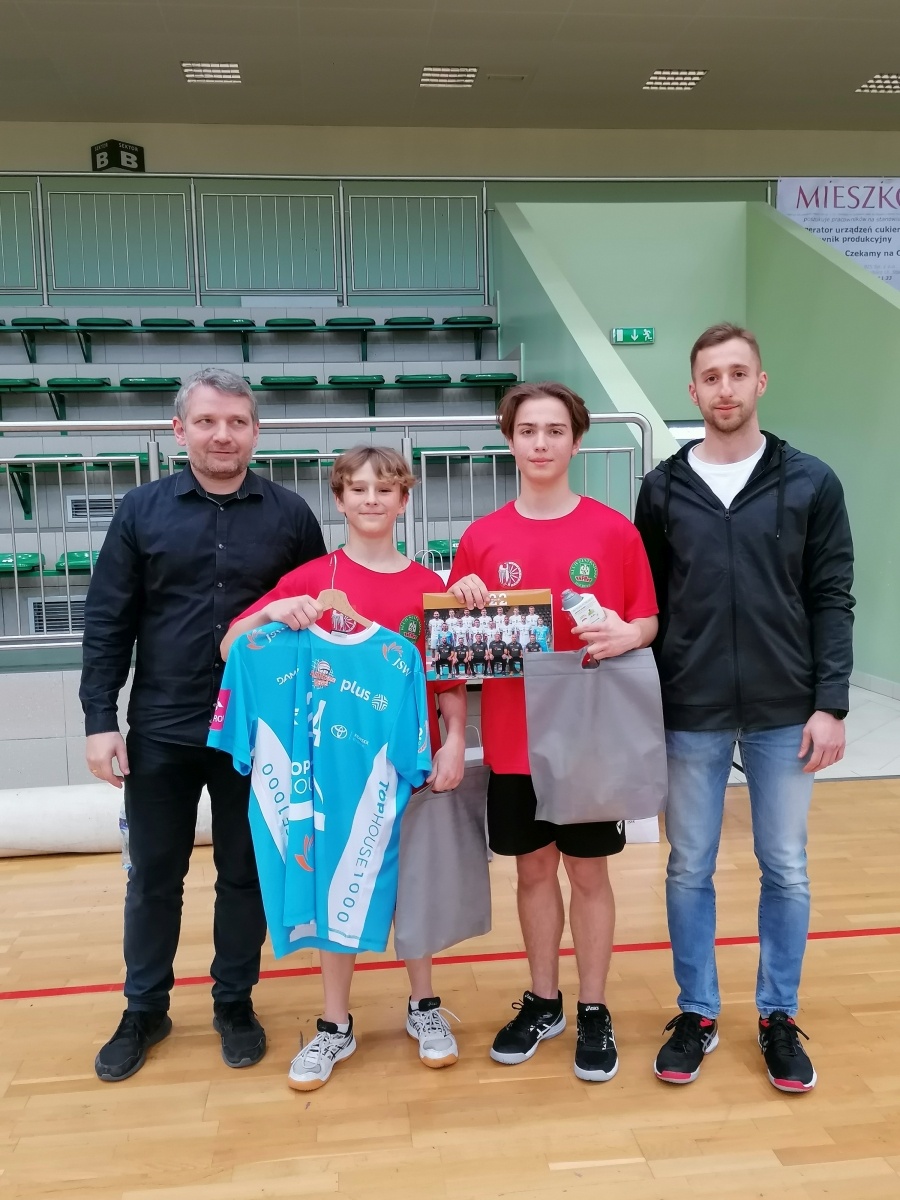 Zdjęcie w galerii na portalu naszraciborz.pl: Turniej siatkarskich dwójek w Arenie Rafako wiadomości z regionu