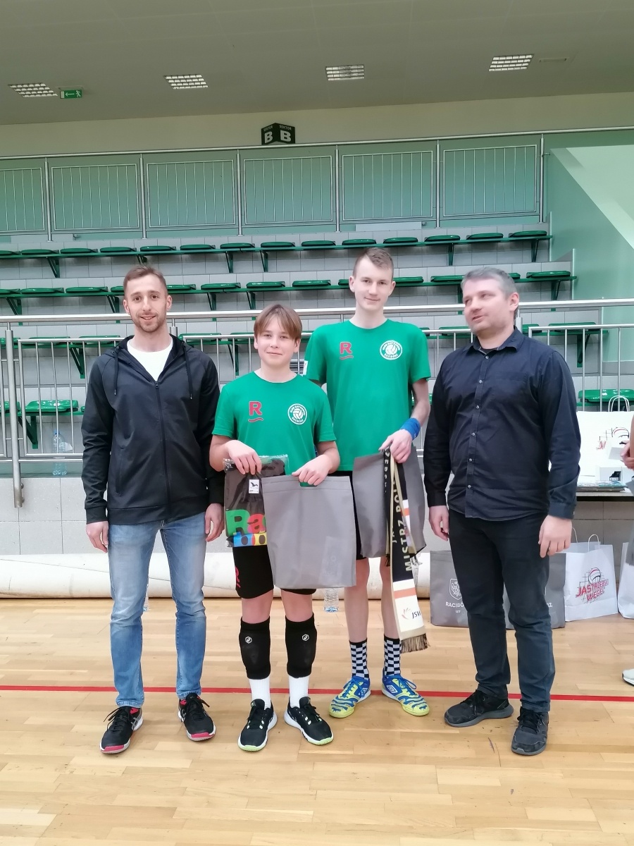 Zdjęcie w galerii na portalu naszraciborz.pl: Turniej siatkarskich dwójek w Arenie Rafako wiadomości z regionu