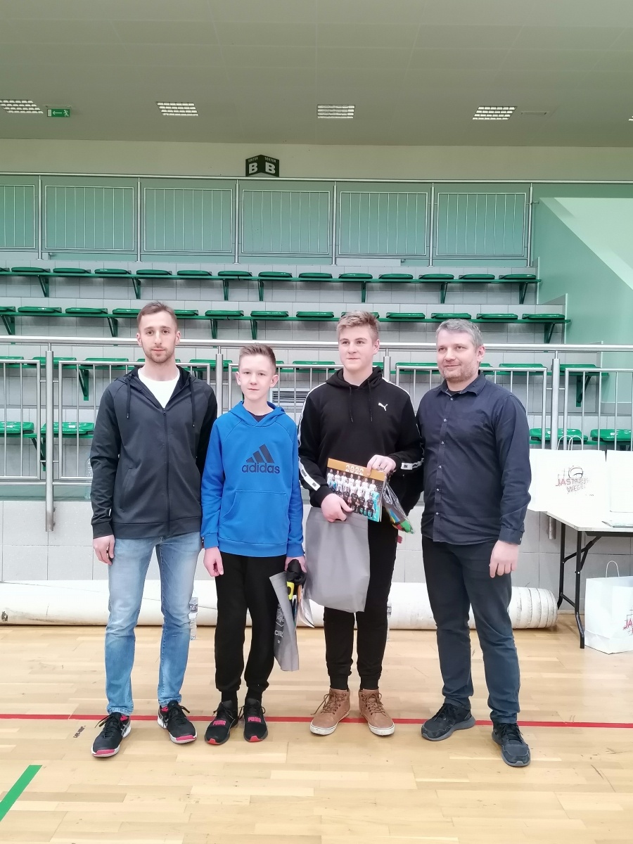 Zdjęcie w galerii na portalu naszraciborz.pl: Turniej siatkarskich dwójek w Arenie Rafako wiadomości z regionu