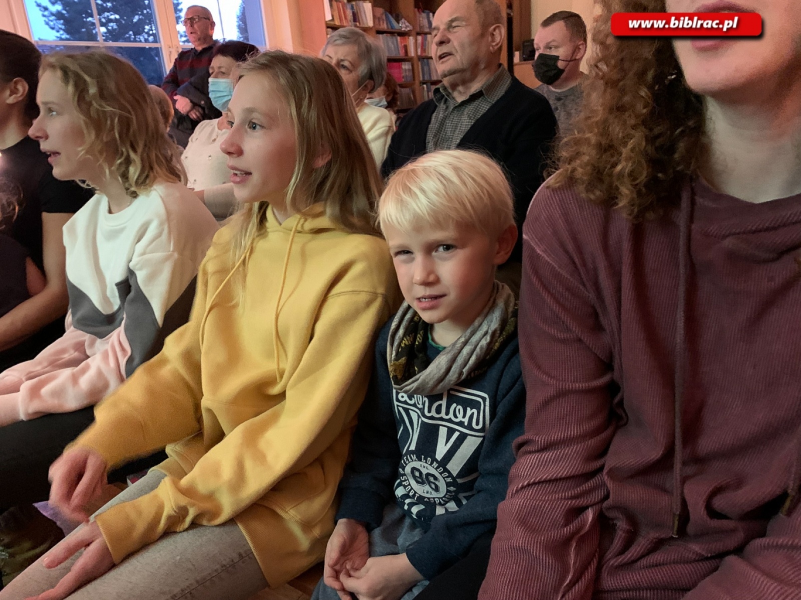 Zdjęcie w galerii na portalu naszraciborz.pl: Magiczne spotkanie z kolędami w bibliotece na Ocicach wiadomości z regionu
