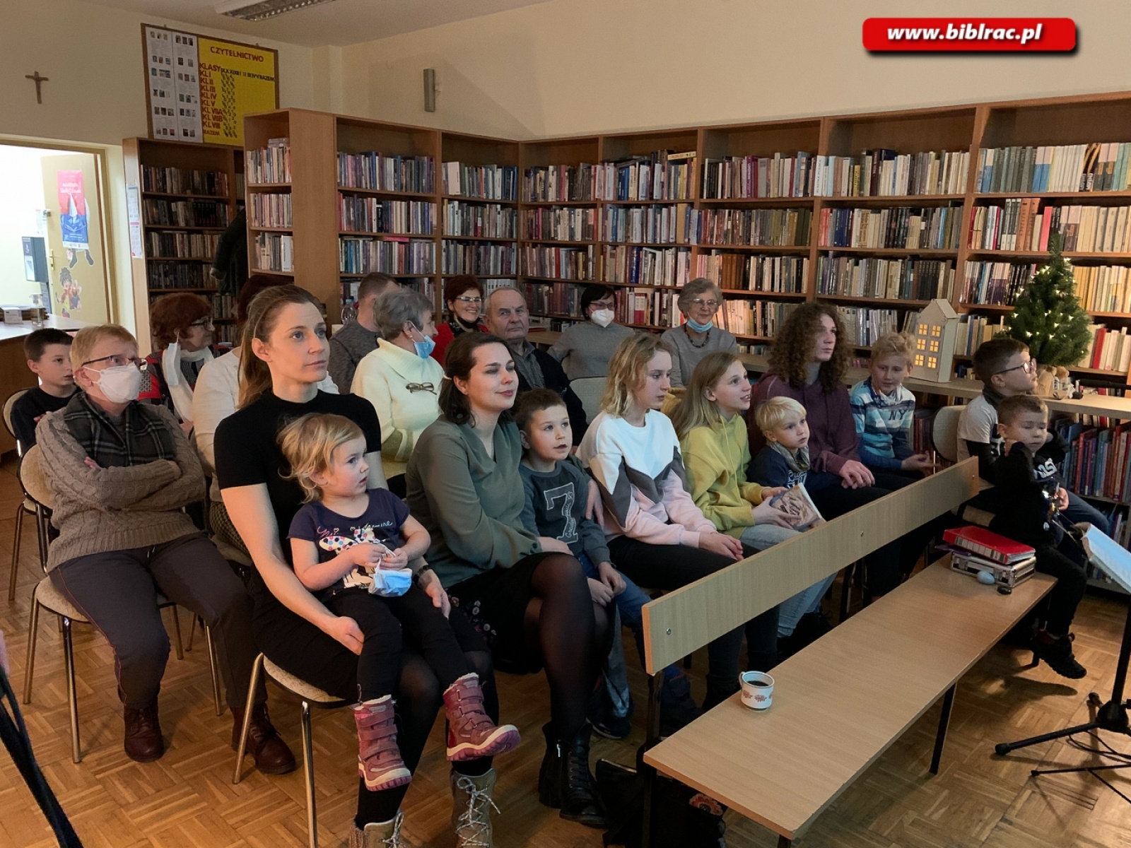 Zdjęcie w galerii na portalu naszraciborz.pl: Magiczne spotkanie z kolędami w bibliotece na Ocicach wiadomości z regionu
