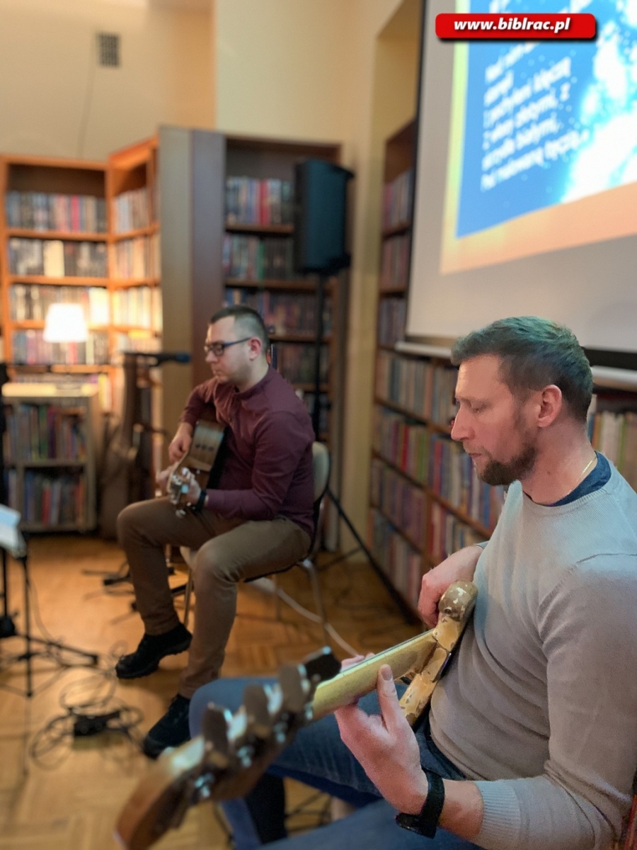 Zdjęcie w galerii na portalu naszraciborz.pl: Magiczne spotkanie z kolędami w bibliotece na Ocicach wiadomości z regionu