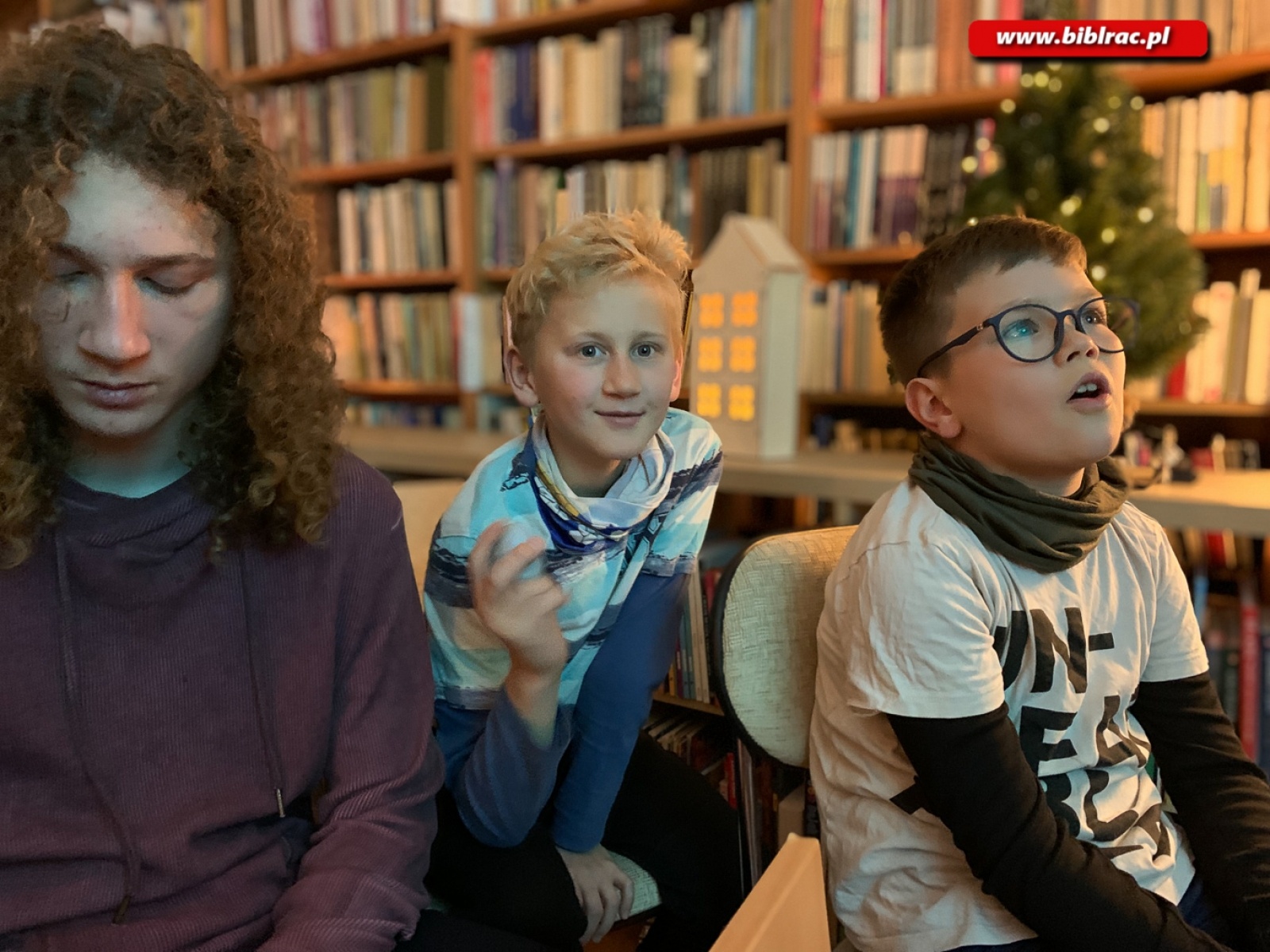 Zdjęcie w galerii na portalu naszraciborz.pl: Magiczne spotkanie z kolędami w bibliotece na Ocicach wiadomości z regionu