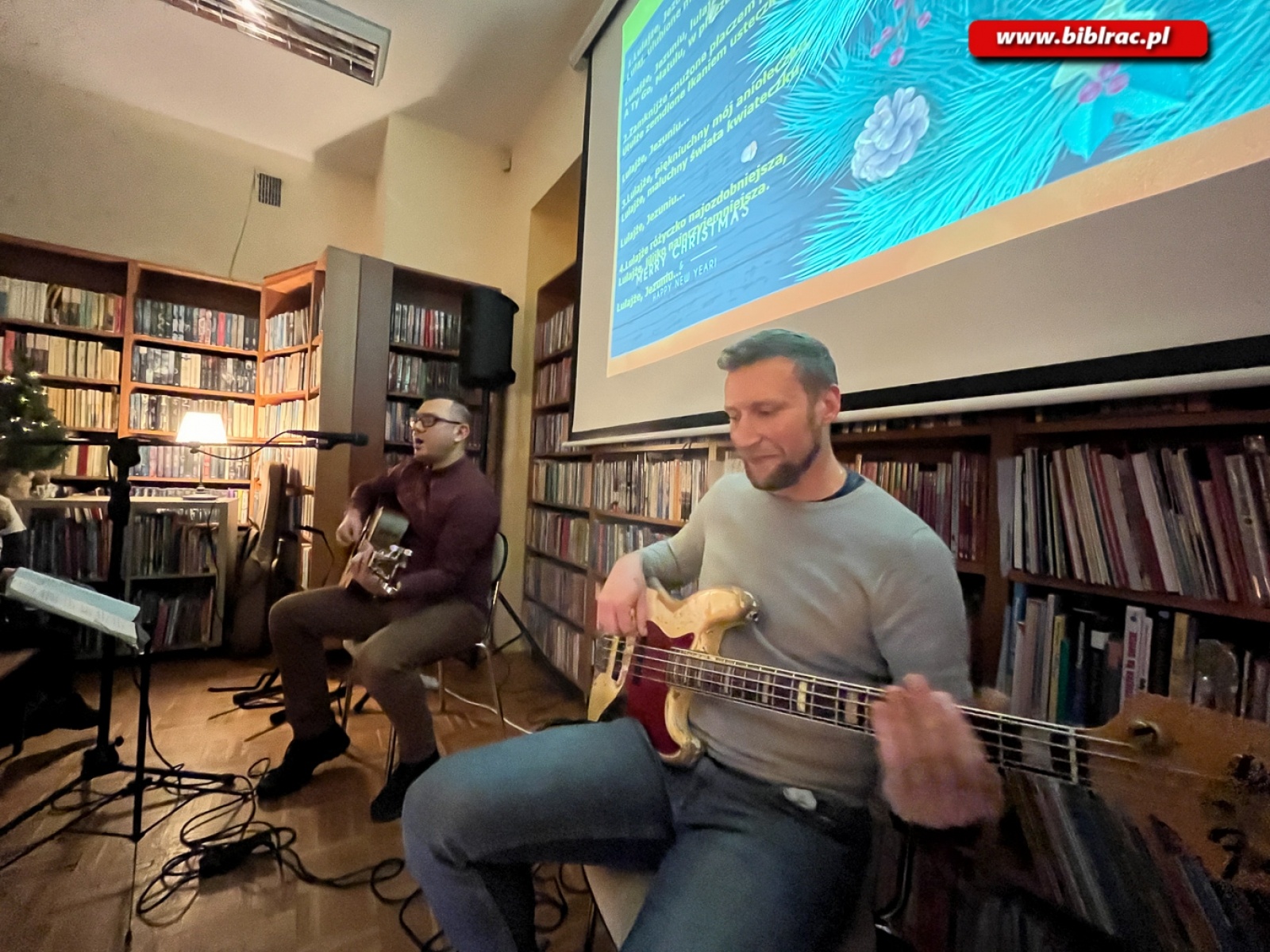 Zdjęcie w galerii na portalu naszraciborz.pl: Magiczne spotkanie z kolędami w bibliotece na Ocicach wiadomości z regionu