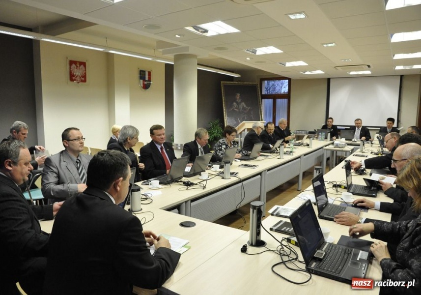 Zdjęcie w galerii na portalu naszraciborz.pl: Koniec kadencji jak w kinie wiadomości z regionu