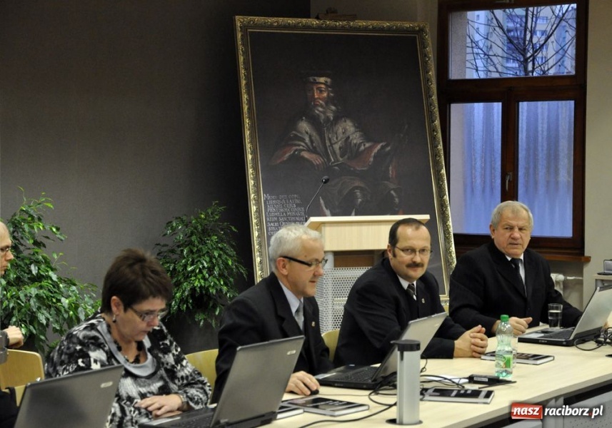 Zdjęcie w galerii na portalu naszraciborz.pl: Koniec kadencji jak w kinie wiadomości z regionu
